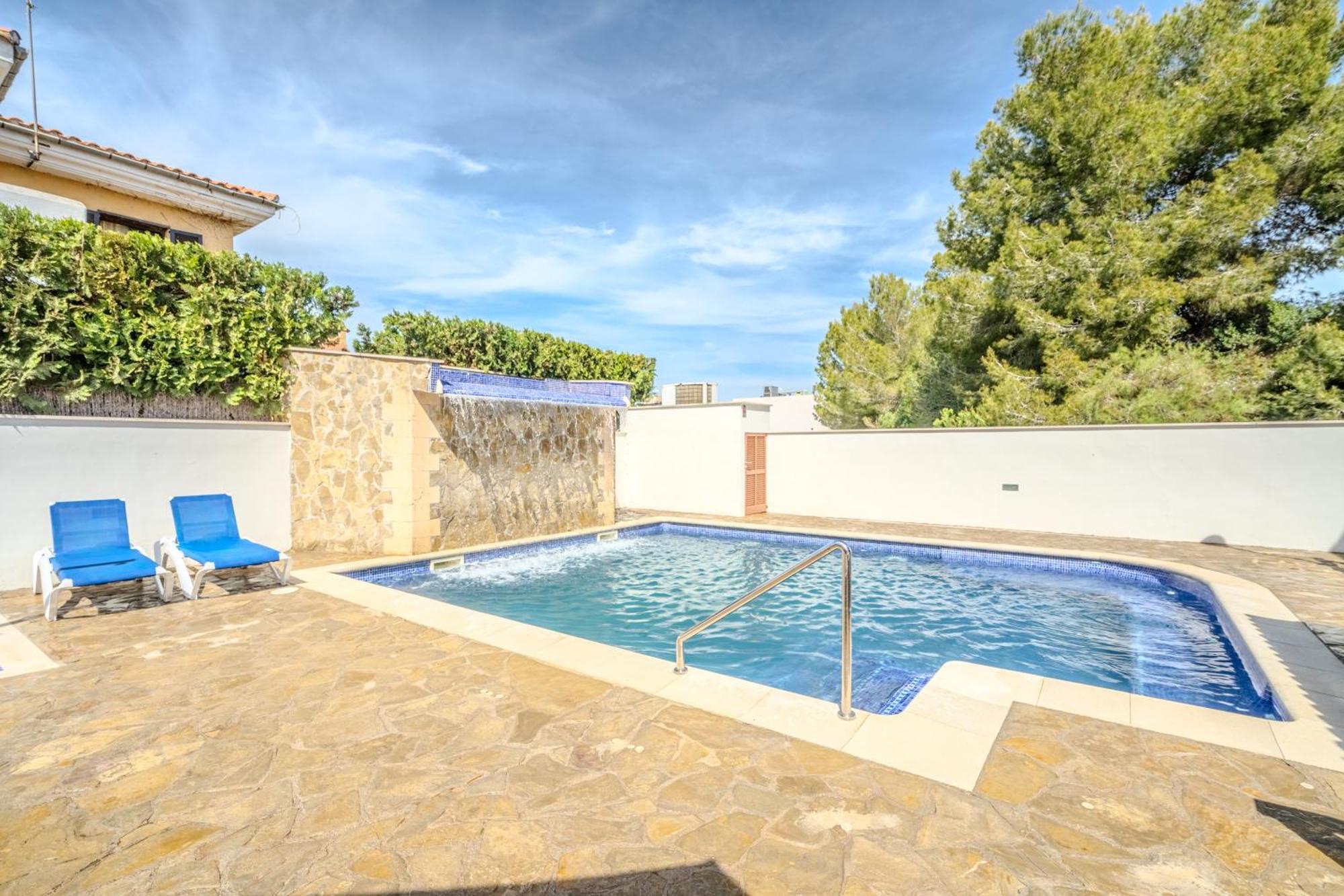 Pons Paradise Villa *