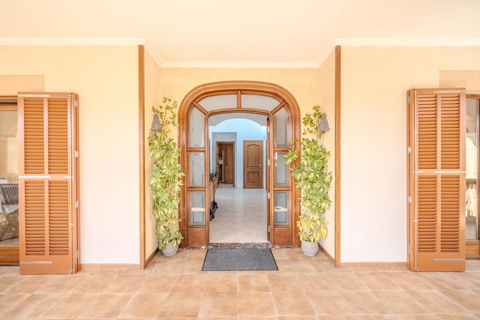 Pons Paradise Villa *