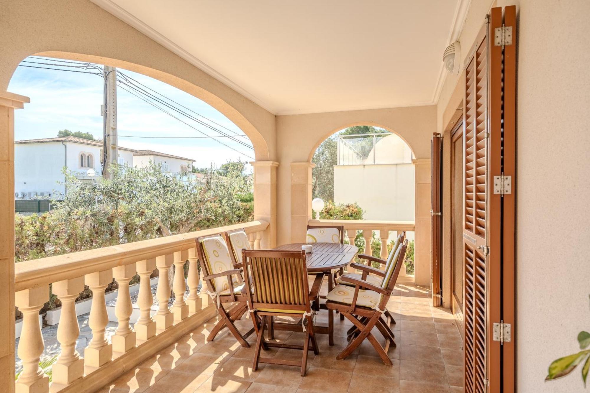 Pons Paradise Villa *